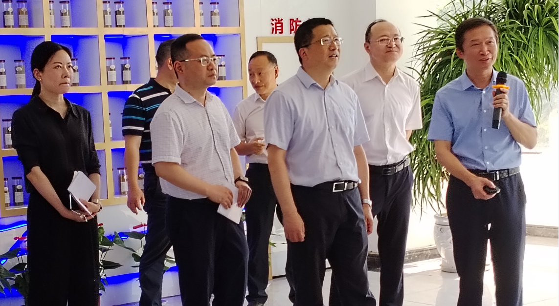 四川證監(jiān)局黨委書記、局長(zhǎng)唐理斌一行來公司調(diào)研